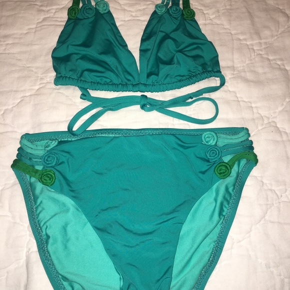 Becca two piece swimsuit - Picture 6 of 6